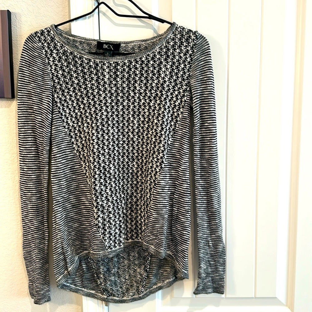 NWOT BCX sweater S